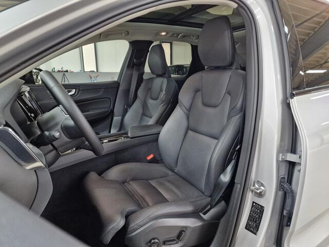Volvo XC60 2.0 T6 Plug-in hybrid AWD Plus Dark 350pk | Elek. panodak | Elektrische stoelen met geheugen |