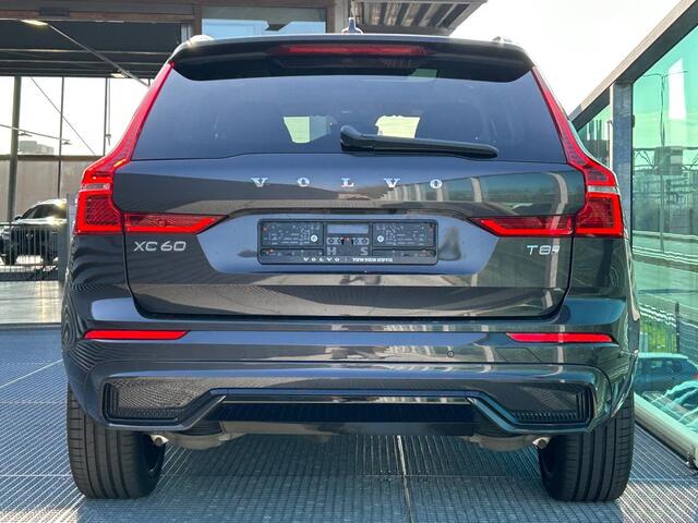 Volvo XC60 2.0 T8 Plug-in hybrid AWD Ultra Dark Luchtvering, Trekhaak semi elektrisch, Panoramadak, Leder, Stoelventilatie, Stoelverwarming, Stoelmassage, Running boards, 360 graden parkeercamera, Harman Kardon audio