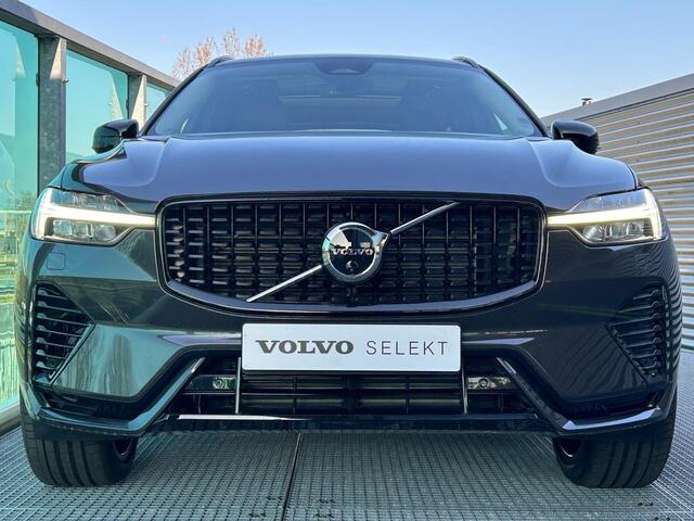 Volvo XC60 2.0 T8 Plug-in hybrid AWD Ultra Dark Luchtvering, Trekhaak semi elektrisch, Panoramadak, Leder, Stoelventilatie, Stoelverwarming, Stoelmassage, Running boards, 360 graden parkeercamera, Harman Kardon audio