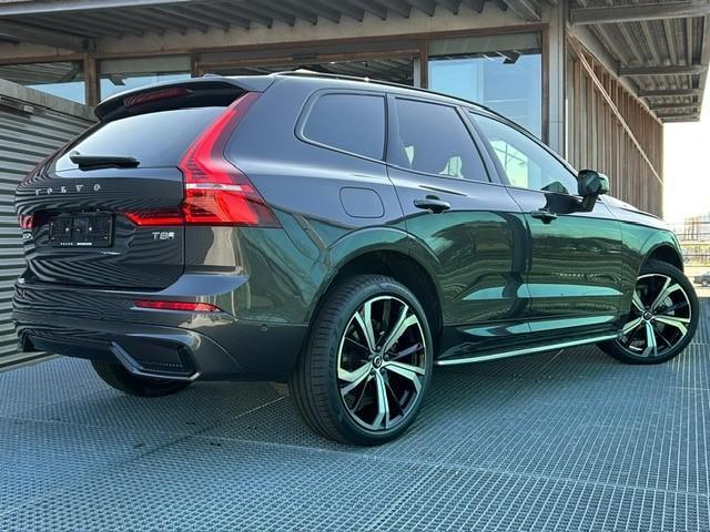 Volvo XC60 2.0 T8 Plug-in hybrid AWD Ultra Dark Luchtvering, Trekhaak semi elektrisch, Panoramadak, Leder, Stoelventilatie, Stoelverwarming, Stoelmassage, Running boards, 360 graden parkeercamera, Harman Kardon audio