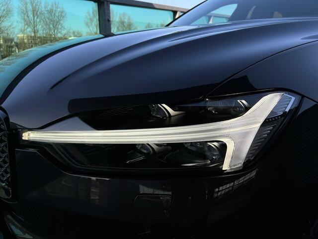Volvo XC60 2.0 T8 Plug-in hybrid AWD Ultra Dark Luchtvering, Trekhaak semi elektrisch, Panoramadak, Leder, Stoelventilatie, Stoelverwarming, Stoelmassage, Running boards, 360 graden parkeercamera, Harman Kardon audio
