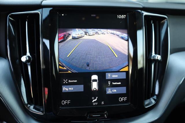 Volvo XC60 2.0 D3 Momentum CAMERA TREKHAAK-ELEC. CARPLAY 2xPDC FULL-LED 18"LMV BLIS