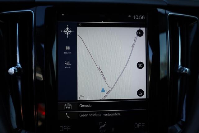 Volvo XC60 2.0 D3 Momentum CAMERA TREKHAAK-ELEC. CARPLAY 2xPDC FULL-LED 18"LMV BLIS