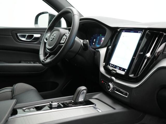 Volvo XC60 2.0 T6 Plug-in hybrid AWD R-Design Nieuw Model PHEV | Facelift | Panodak | Sportstoelen Memory | L.M. 21" | Google Assistant | Camera | Apple Carplay | DAB | Stoel & Stuurverwarming |