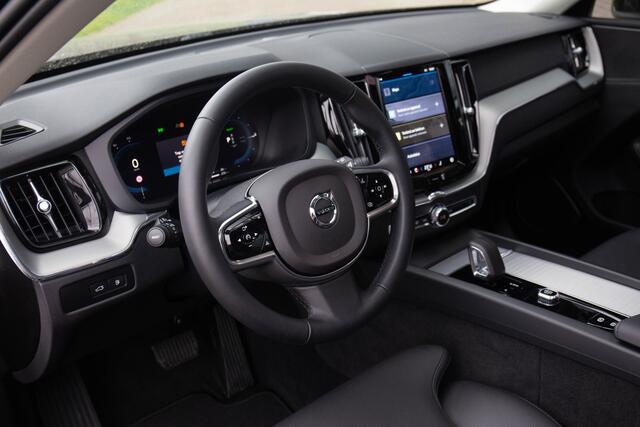 Volvo XC60 2.0 T6 Plug-in hybrid AWD Plus Bright , Pano dak, Adap. cruise,