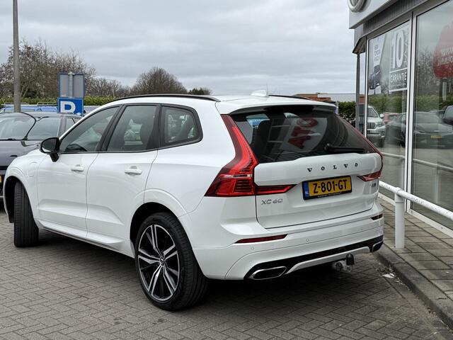 Volvo XC60 2.0 T8 Twin Engine AWD R-Design BOMVOL! Elektrische inklapbare trekhaak, memory seats, 21" Camera rondom, 2100kg trekgewicht, Panorama schuif/kanteldak