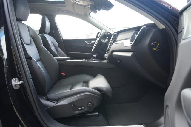 Volvo XC60 2.0 T8 Plug-in hybrid AWD Plus Dark 455pk Panoramadak/360Camera/HarmanKardon