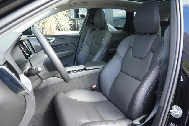 Volvo XC60 2.0 T8 Plug-in hybrid AWD Plus Dark 455pk Panoramadak/360Camera/HarmanKardon