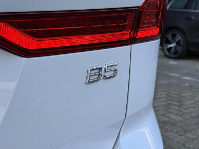 Volvo XC60 2.0 B5 R-Design ,Power seats, lounge, climate line, schuifdak, 360 camera, trekhaak, extra getint glas,