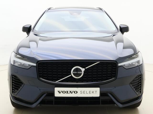 Volvo XC60 T6 350pk AWD Plus Dark / Harman en Kardon audio / Trekhaak / Memory seats / Camera voor en achter /