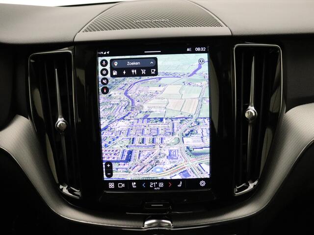 Volvo XC60 T6 350pk AWD Plus Dark / Harman en Kardon audio / Trekhaak / Memory seats / Camera voor en achter /
