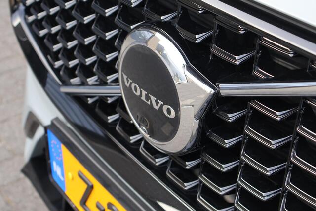 Volvo XC60 2.0 T6 Plug-in hybrid AWD Ultimate Dark