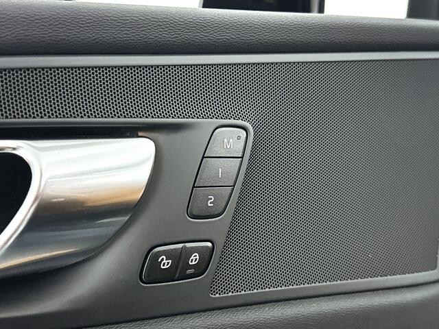 Volvo XC60 Recharge T6 Aut. AWD Plus Dark | Panoramadak | Stoel- en stuurverwarming | Stoelventilatie