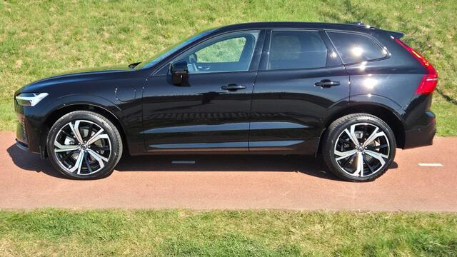Volvo XC60 2.0 T8 PHEV AWD Ultra Dark Bowers Wilkins Audio - Luchtvering - Trekhaak - 360 Camera - Privacy en geluidsisolerend glas - 21 Inch Velgen - Alarm - Massage functie voorstoelen - Stoel ventilatie