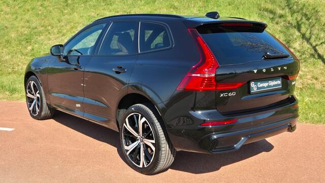 Volvo XC60 2.0 T8 PHEV AWD Ultra Dark Bowers Wilkins Audio - Luchtvering - Trekhaak - 360 Camera - Privacy en geluidsisolerend glas - 21 Inch Velgen - Alarm - Massage functie voorstoelen - Stoel ventilatie