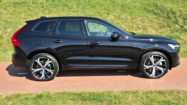 Volvo XC60 2.0 T8 PHEV AWD Ultra Dark Bowers Wilkins Audio - Luchtvering - Trekhaak - 360 Camera - Privacy en geluidsisolerend glas - 21 Inch Velgen - Alarm - Massage functie voorstoelen - Stoel ventilatie