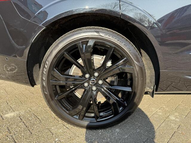 Volvo XC60 2.0 T6 Plug-in hybrid AWD Plus Black Edition luchtvering l 360