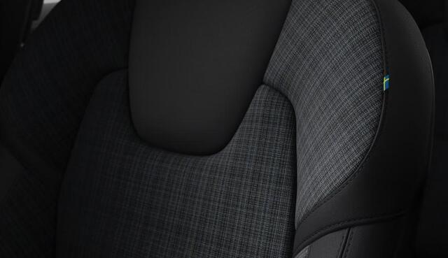 Volvo XC60 2.0 T6 Plug-in hybrid AWD Essential | Facelift | Adaptieve Cruise Control | Climate Pack | Parkeersensoren V+A | 19" | All Season Banden |