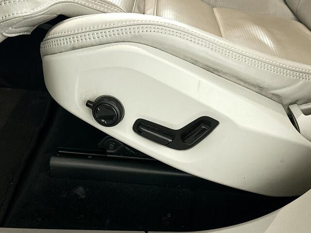 Volvo XC60 T6 Aut. Plug-in hybrid AWD Inscription | Panoramadak | Harman Kardon | Luchtvering | Massage