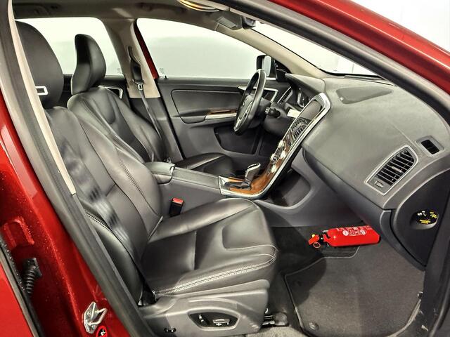 Volvo XC60 2.0 T5 FWD Polar+ / Voll. historie / Panoramadak / Leder / Camera / Memory Seats /