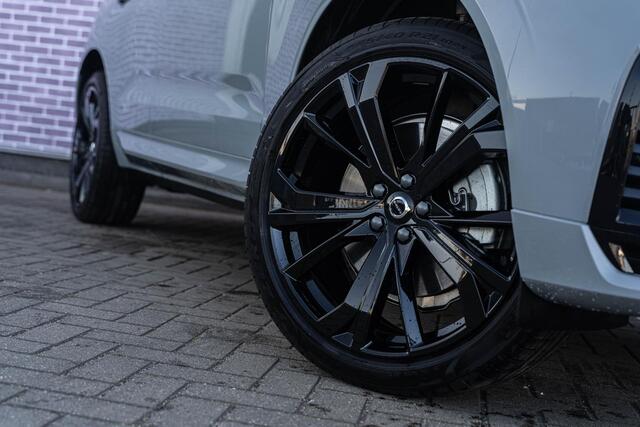 Volvo XC60 2.0 T6 Plug-in hybrid AWD Plus Dark | Longe Range | Google | Schuif-/Kanteldak | Memory | Harman Kardon Audio | Stoelverwarming Voor + Achter | Heico Uitlaatpakket | Keyless | Sportstoelen | Elektrische Achterklep | Stuurverwarming | Adaptieve Cruise | Do