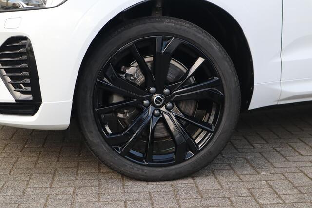 Volvo XC60 2.0 T6 Plug-in hybrid AWD Ultimate Dark | LONG RANGE | Schuif-/ kanteldak| Harman Kardon audiosysteem| Head- up display| 21'' Black Edition wielen| Extra getint glas achter|