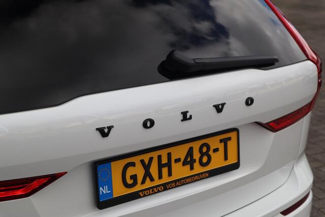 Volvo XC60 2.0 T6 Plug-in hybrid AWD Ultimate Dark | LONG RANGE | Schuif-/ kanteldak| Harman Kardon audiosysteem| Head- up display| 21'' Black Edition wielen| Extra getint glas achter|