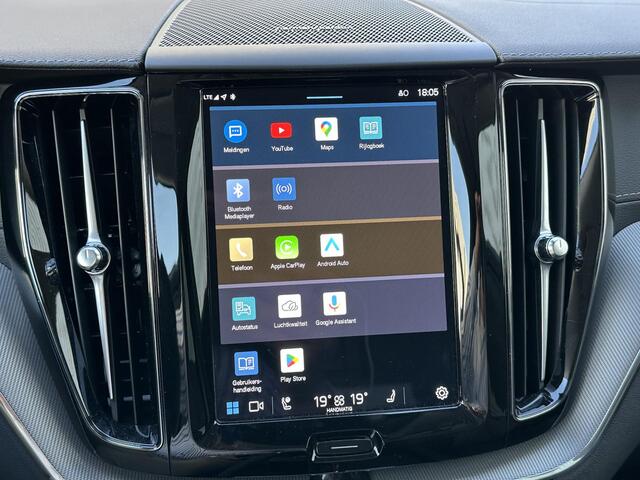 Volvo XC60 2.0 T6 PHEV 350pk AWD Ultimate Dark | Pano-Dak/HUD/20"/Harman-Kardon/Trekhaak