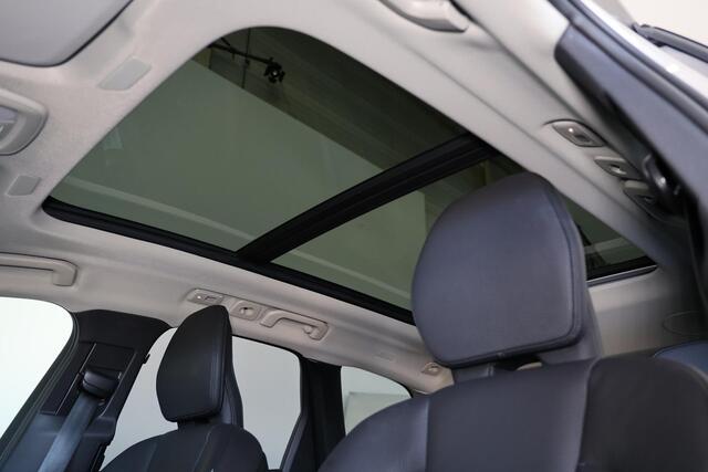 Volvo XC60 T6 Recharge AWD Plus Dark - LONG RANGE - Panorama/schuifdak - IntelliSafe Assist & Surround - 360º Camera - Harman/Kardon audio - Adaptieve LED koplampen - Verwarmde voorstoelen, stuur & achterbank - Parkeersensoren voor & achter - Elektr. bedienb. voorst