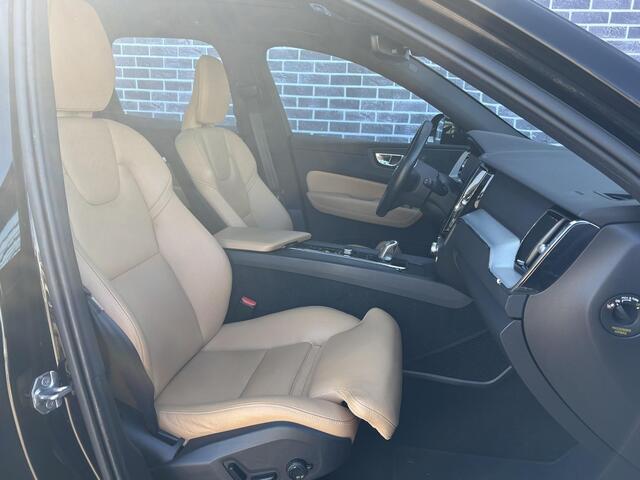 Volvo XC60 2.0 T8 Twin Engine AWD Momentum | Trekhaak | Panorama-schuifdak | Camera | BLIS | Adaptieve cruise controle | Memory L+R | Leder | 20'' |
