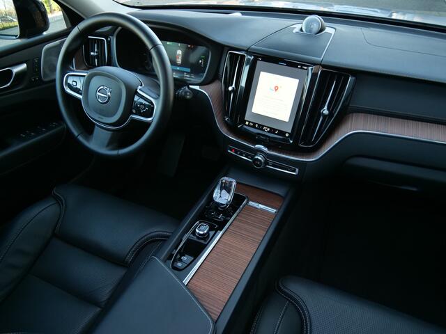 Volvo XC60 2.0 T6 PHEV 350pk AWD Ultimate Dark AUTOMAAT Bowers/Wilkin Sound / Panoramadak / HUD