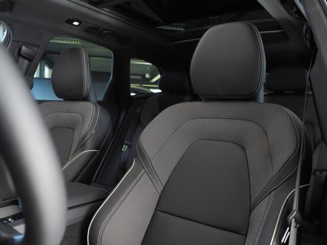 Volvo XC60 2.0 T6 Plug-in hybrid AWD Ultra Black Edition | Harman Kardon | Panoramadak | Leer | Stoelverwarming Voor en Achter | 360° Camera | Stuurwielverwarming | Apple CarPlay/ Android Auto
