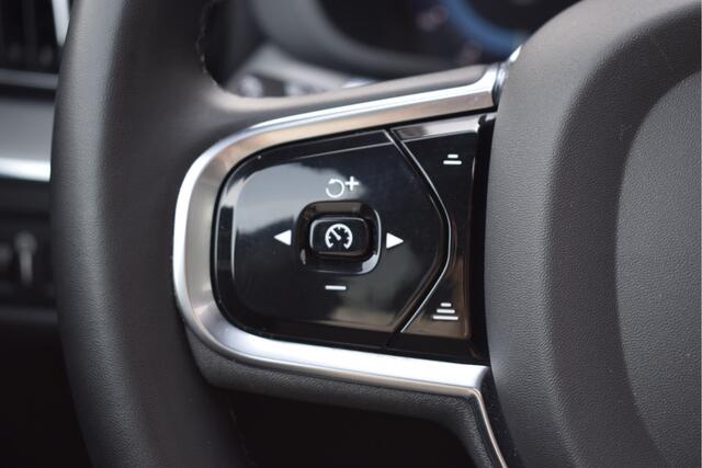 Volvo XC60 2.0 T8 Plug-in hybrid AWD R-Design Panorama, Harman\Kardon, Elek. Trekhaak, Memory, Adaptive cruise, 360"