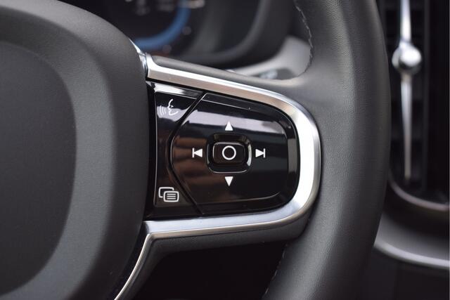 Volvo XC60 2.0 T8 Plug-in hybrid AWD R-Design Panorama, Harman\Kardon, Elek. Trekhaak, Memory, Adaptive cruise, 360"