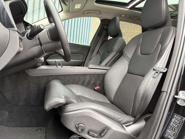 Volvo XC60 2.0 T6 Plug-in hybrid AWD Plus Dark | 360 Camera | Harman/Kardon | Trekhaak | Panodak | Long Range | Prijs Rijklaar!!