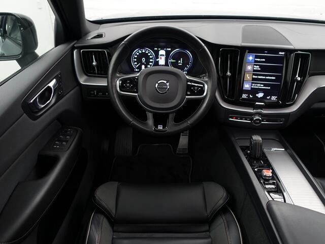 Volvo XC60 2.0 T8 Twin Engine AWD R-Design- Panoramadak, Elek Trekhaak, Carplay, Camera, Stuur/Stoelverwarming, Xenon Led