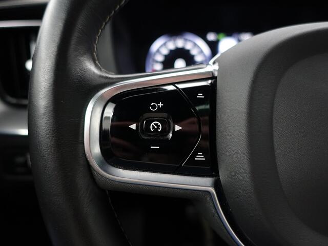 Volvo XC60 2.0 T8 Twin Engine AWD R-Design- Panoramadak, Elek Trekhaak, Carplay, Camera, Stuur/Stoelverwarming, Xenon Led