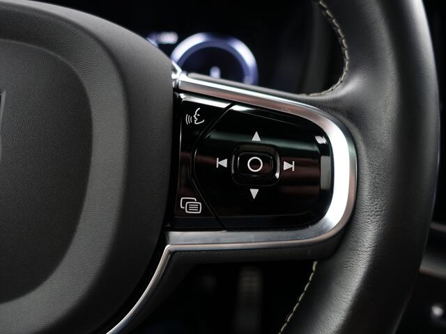 Volvo XC60 2.0 T8 Twin Engine AWD R-Design- Panoramadak, Elek Trekhaak, Carplay, Camera, Stuur/Stoelverwarming, Xenon Led