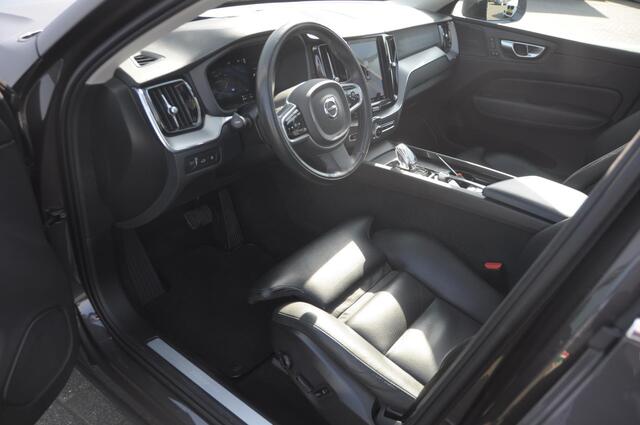 Volvo XC60 T8 455PK Automaat AWD Ultra Bright Long range / Head-up display / Harman Kardon audio / Panoramadak / BLIS / Elektrisch bedienbare voorstoelen / Memory seats / Verwarmbare stoelen / Keyless entry /