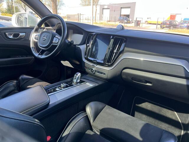 Volvo XC60 T8 Twin Engine AWD R-Design | Rijklaarprijs | Luchtvering | Bowers & Wilkins | Trekhaak |