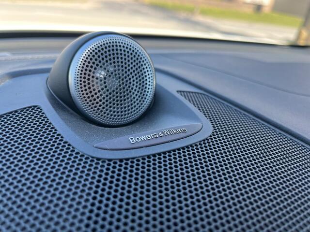 Volvo XC60 T8 Twin Engine AWD R-Design | Rijklaarprijs | Luchtvering | Bowers & Wilkins | Trekhaak |