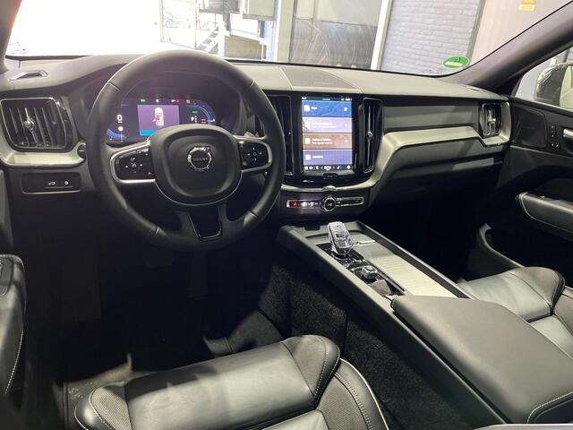 Volvo XC60 T8 Plug-in hybrid Plus Dark | Long Range | ACC | 360° Camera | Panoramadak | BLIS | harman/kardon
