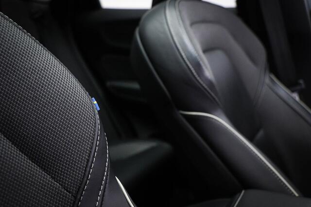 Volvo XC60 2.0 Recharge T6 AWD R-Design | PANORAMADAK | DAB | APPLE | CAMERA | 22"