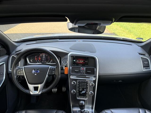 Volvo XC60 2.4 D5 R-Design | 5 CILINDER! | EURO 6! | Super compleet! | Intellisafe | Luxery | Security | Scandinavian | Schuif'/kantel panoramadak | Harman/kardon | Standkachel | Keyless entry/start | Adaptieve cruise control |
