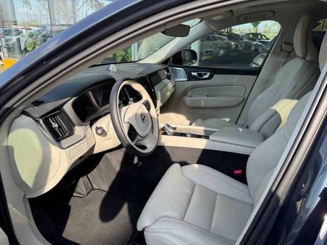 Volvo XC60 2.0 T6 AWD Ultra Dark - leer - pan. dak - headup - benw