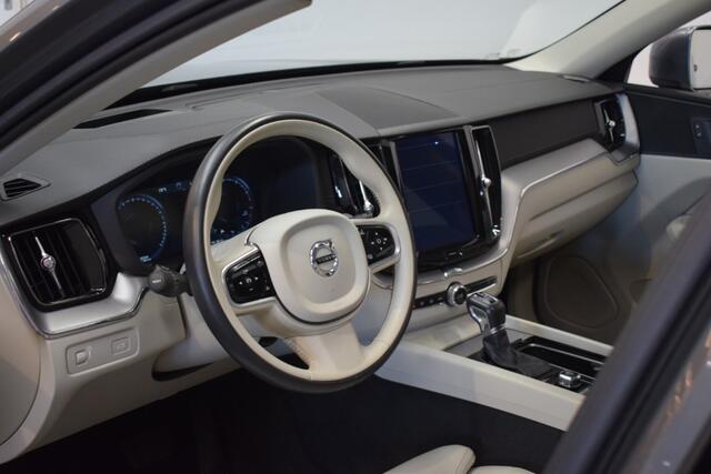 Volvo XC60 2.0 T5 250pk AUT8 Inscription 65000 NAP/ Sunroof/ Head Up Displ./ Camera/ Airco v+a/ Stuur &Stoelverw. v+a/ Reservewiel