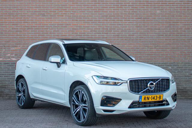 Volvo XC60 T5 AWD R-Design, Luchtvering, Panoramadak, Carplay, Trekhaak, Adaptive Cruise, 360 Camera, Memory, Keyless.