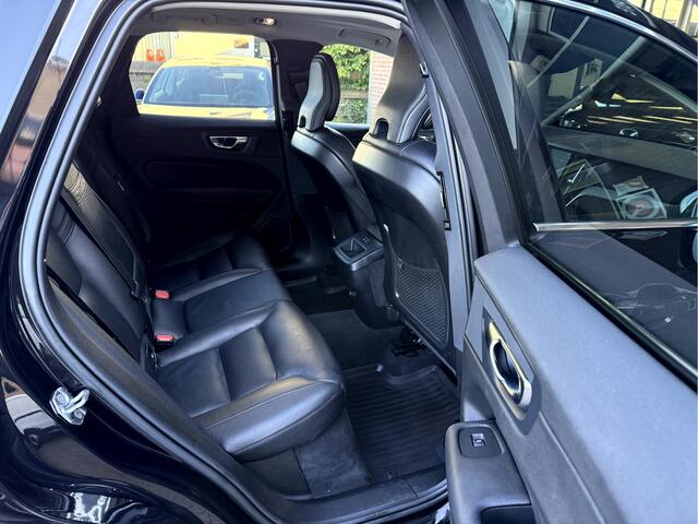 Volvo XC60 2.0 B5 Inscription Trekhaak, Panoramadak, Leer