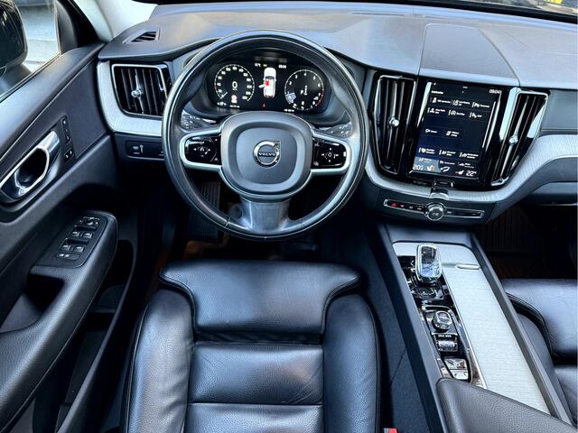 Volvo XC60 2.0 B5 Inscription Trekhaak, Panoramadak, Leer