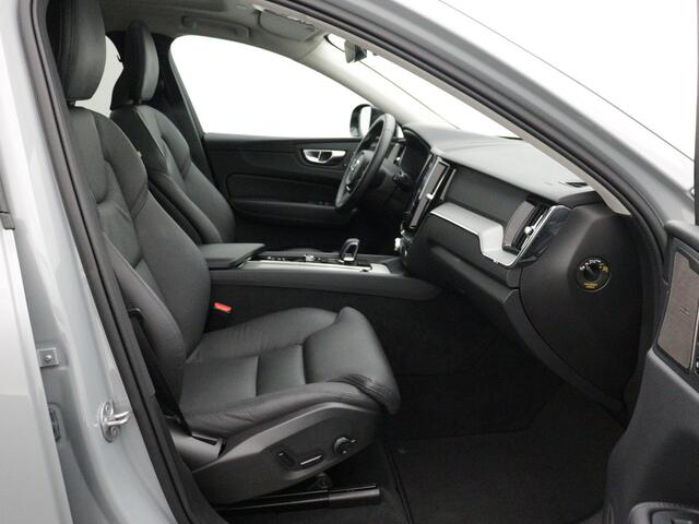 Volvo XC60 2.0 T6 Plug-in hybrid AWD Plus Dark Pano, 21", 360 camera